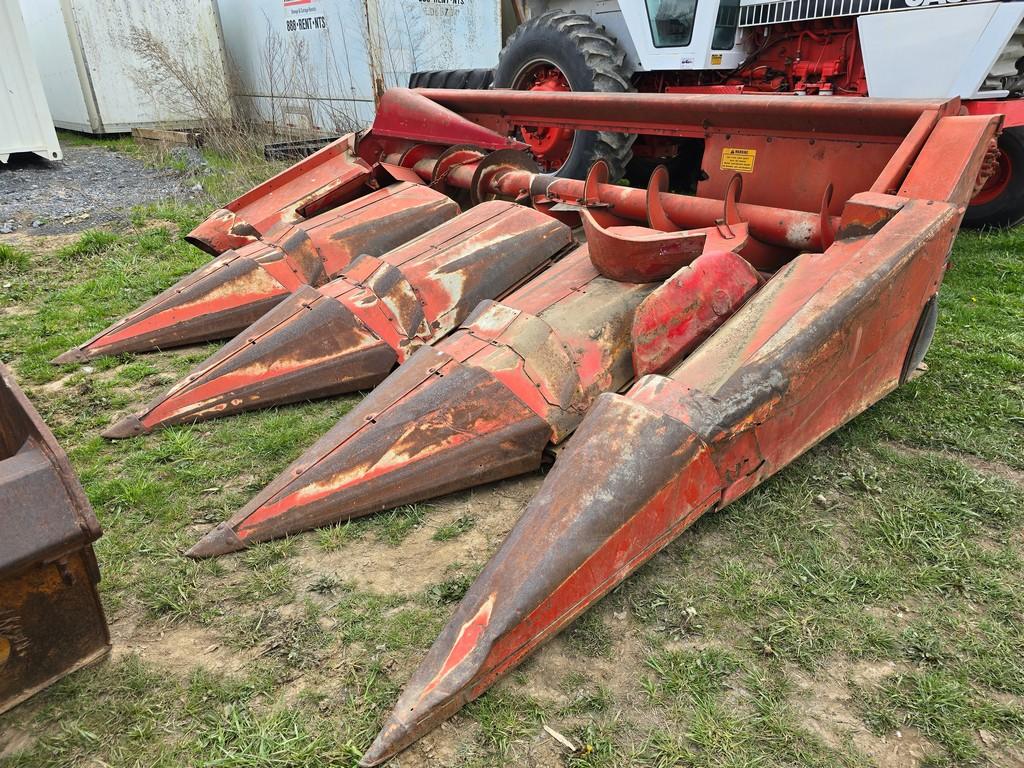 Massey Ferguson 1144 4 row Corn Head