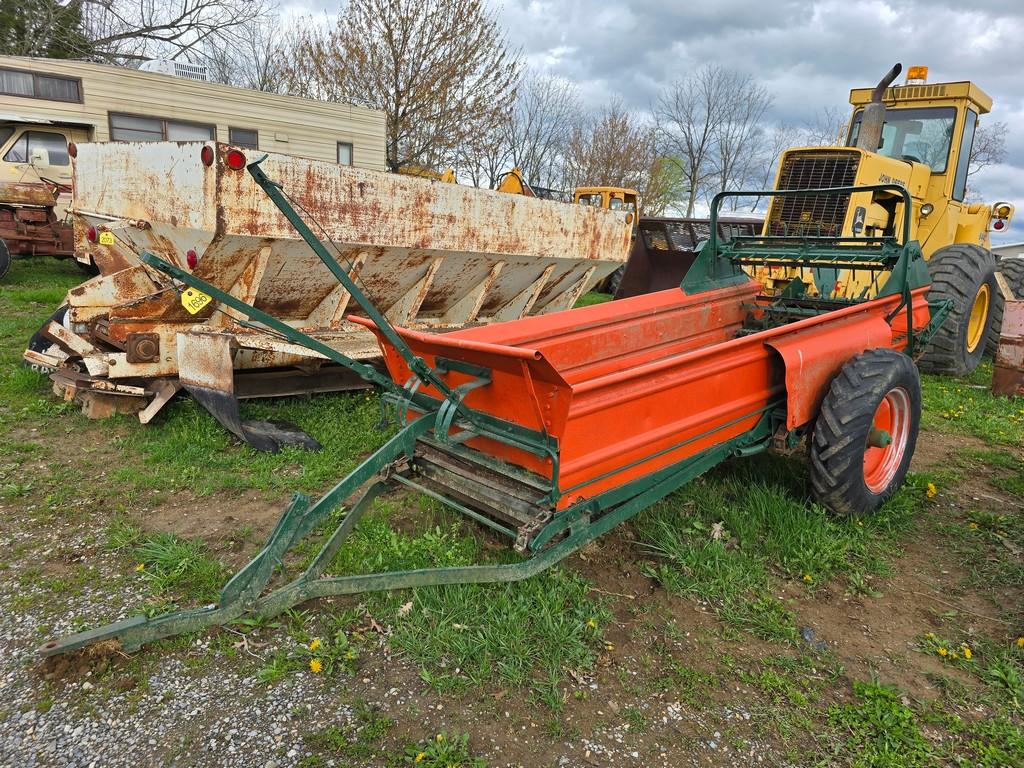 New Idea Ground Drive Manure Spreader