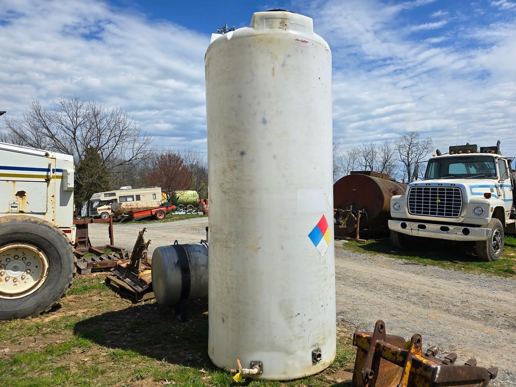 850 Gallon Water Tank