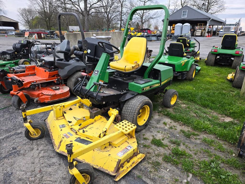 John Deere F911 Front Cut Mower (RUNS)