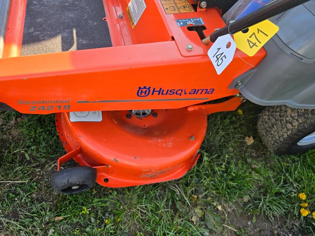 Husquvarna Z4219 Zero Turn Mower (RUNS)(DEALER TRADE IN)