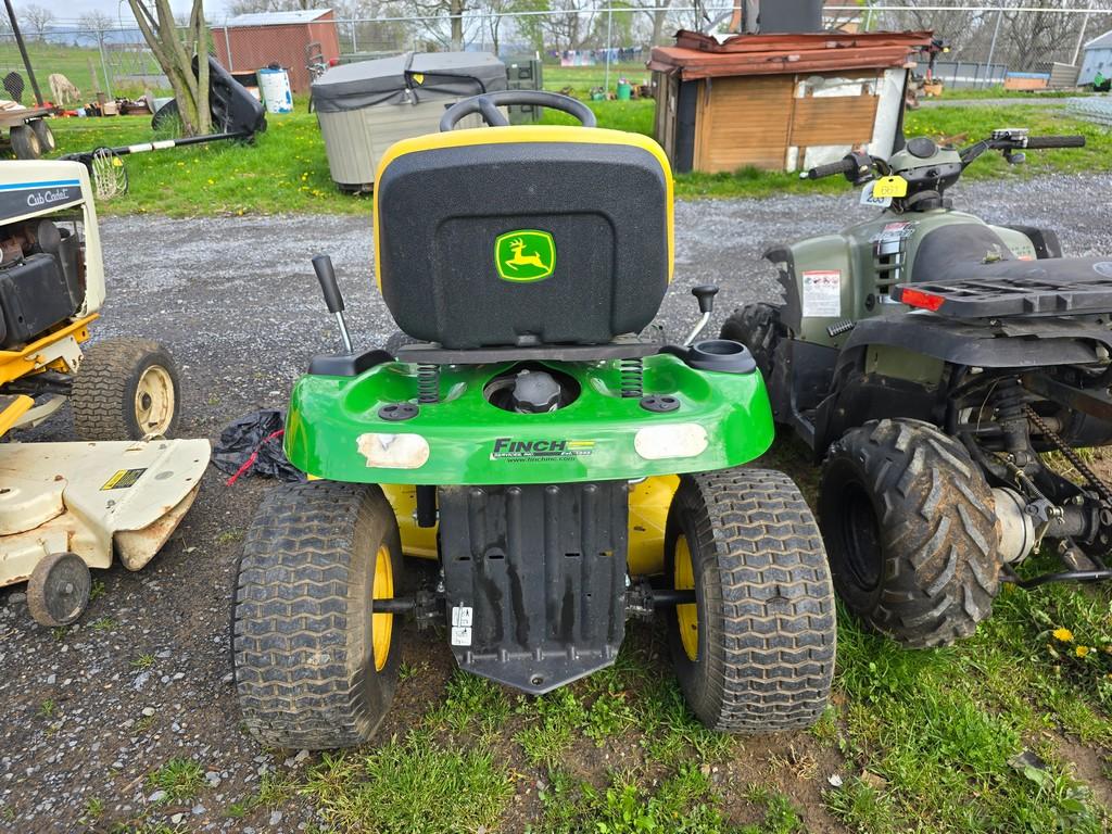 John Deere D105 Riding Mower (RUNS)