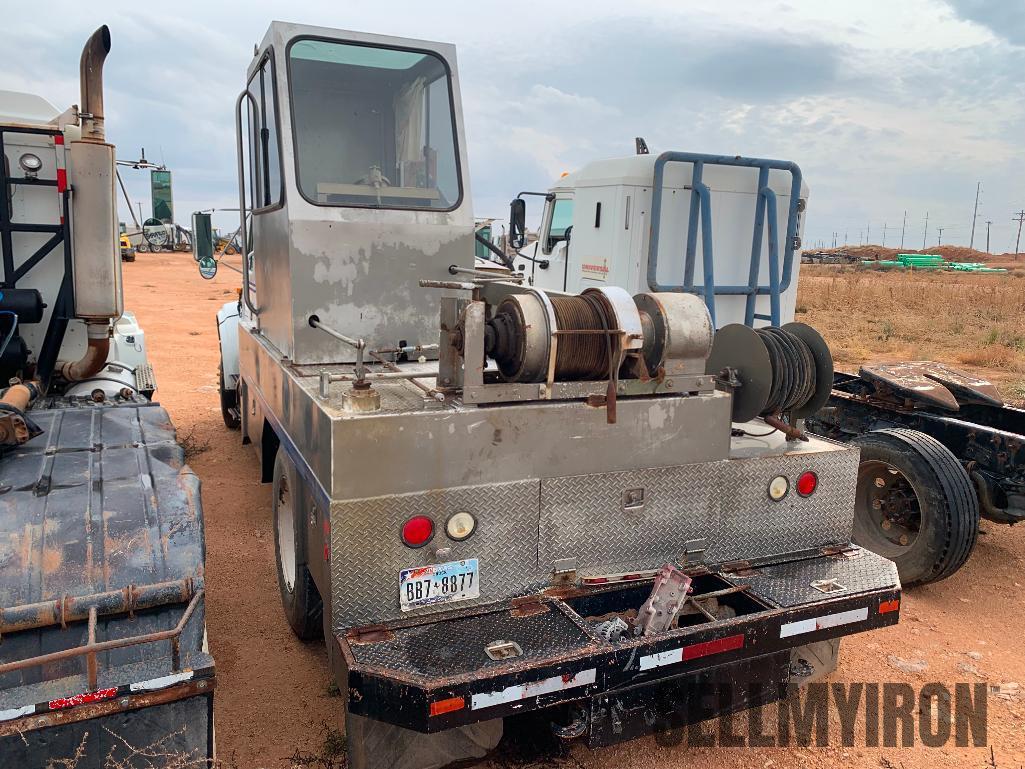 International 4900 S/A Pressure Test Truck