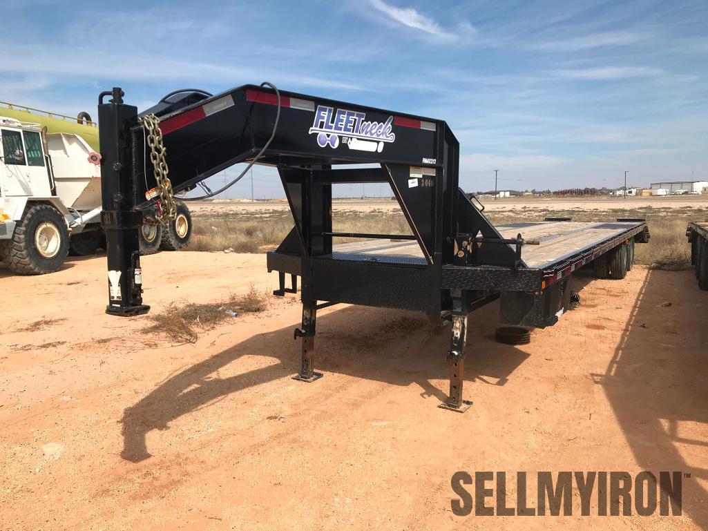 2013 Road Clipper 38ft T/A Gooseneck Trailer