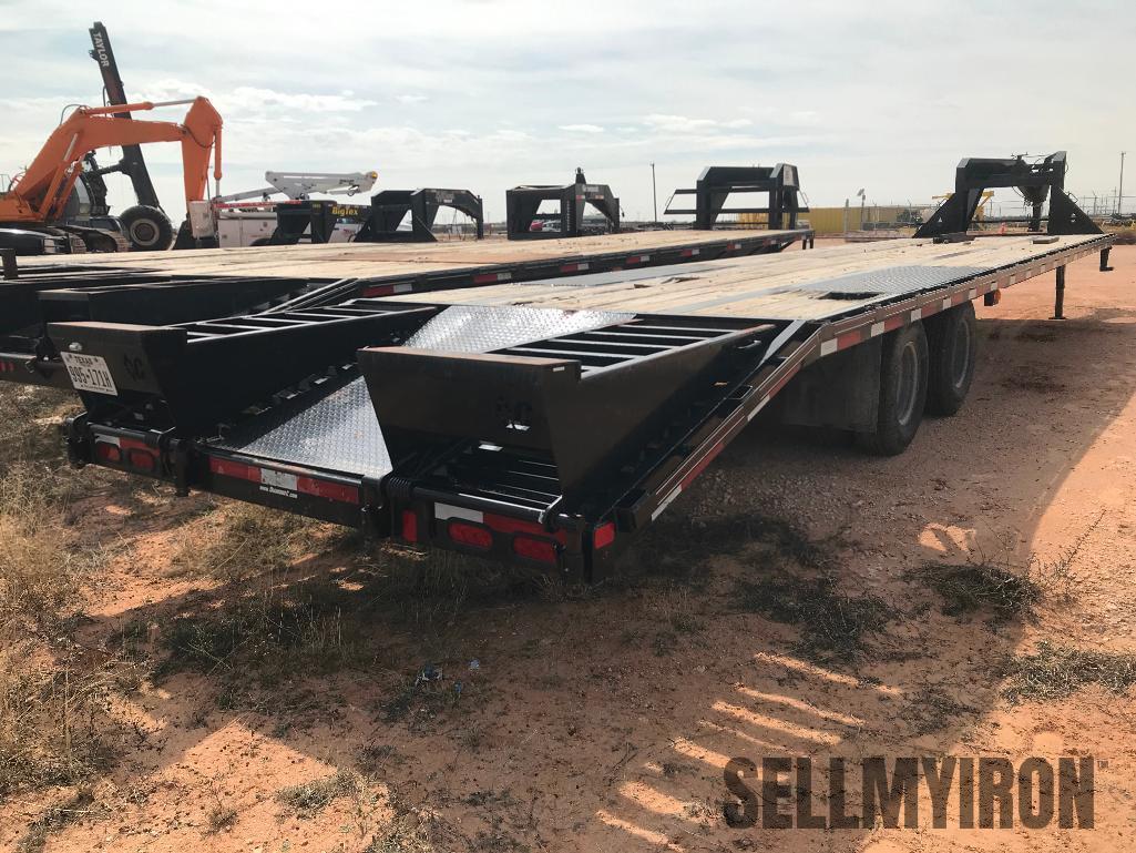 2013 Road Clipper 38ft T/A Gooseneck Trailer