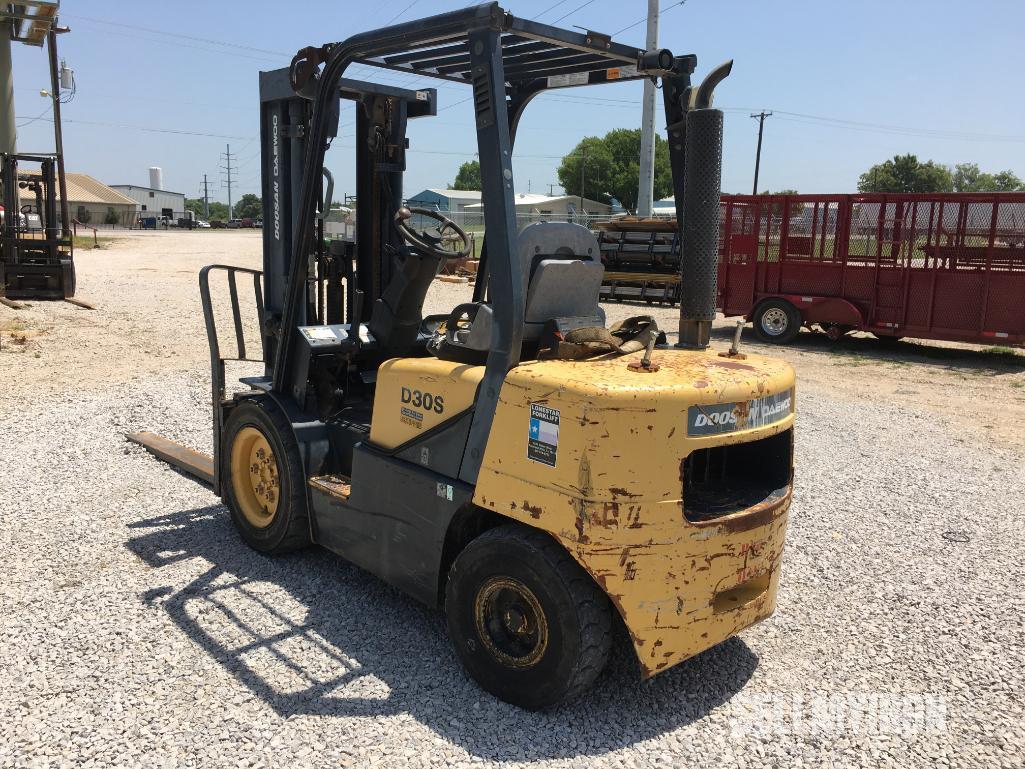 Doosan D30S-3 5000lb Forklift [YARD 2]