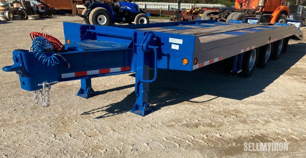 2002 Interstate 26ft Tri/A Equipment Trailer