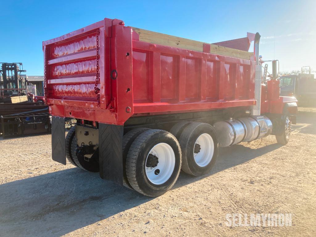 2000 Mack RD688S T/A Dump Truck