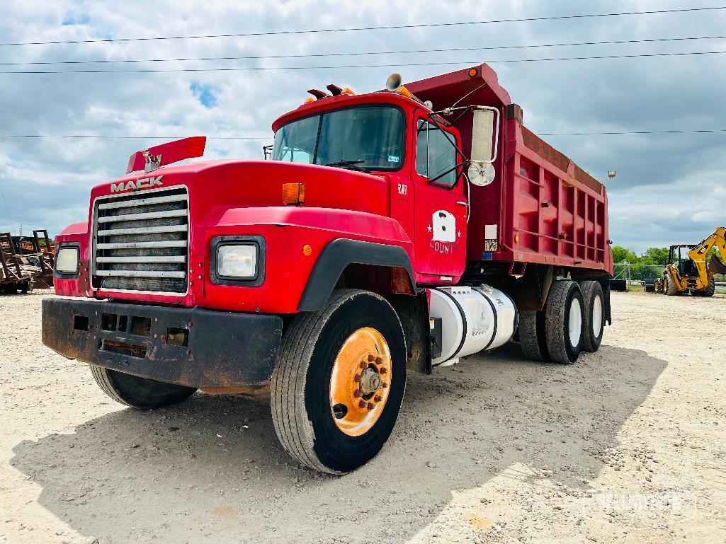 1993 Mack RD690S T/A Dump Truck [YARD 1]