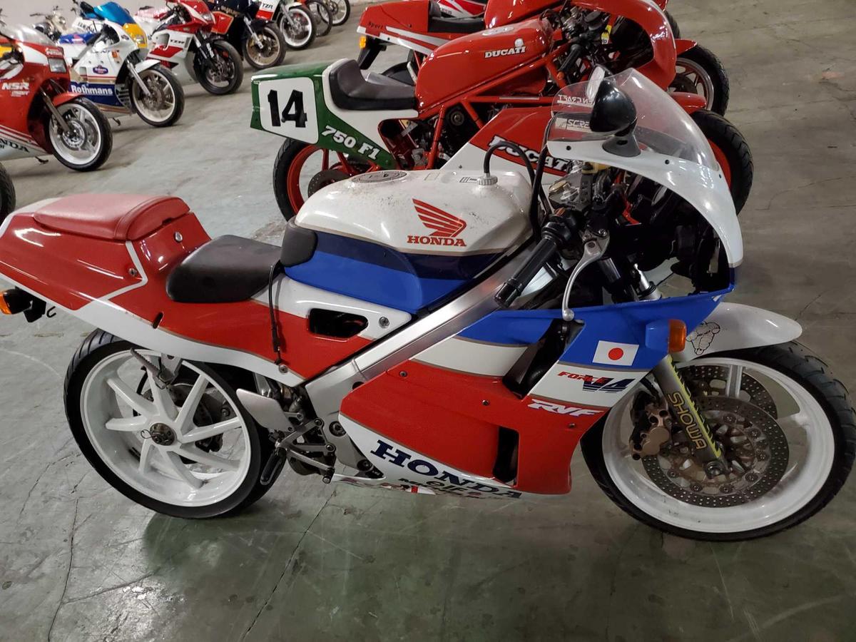 1989 Honda RVF V4, NC30