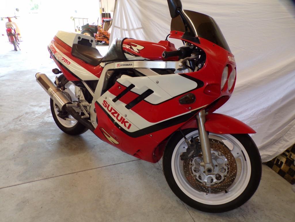 1989 Suzuki GSX-R750 Slingshot