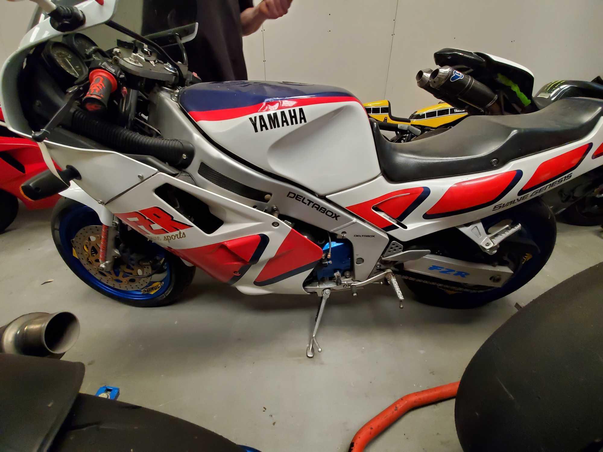 1988 Yamaha FZR600