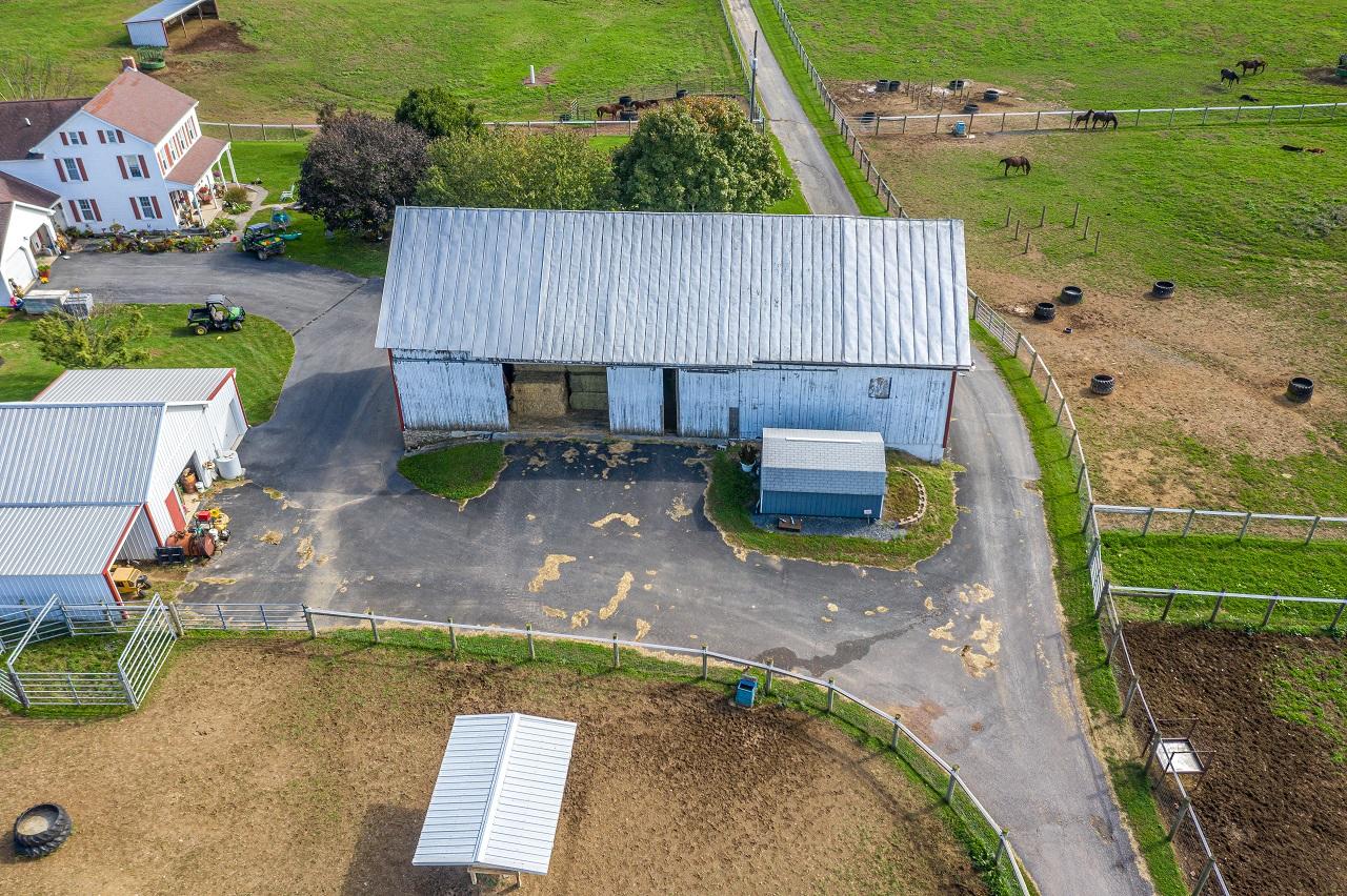 35'X80' 5 Bay Bank Barn W/Wood Barn Siding