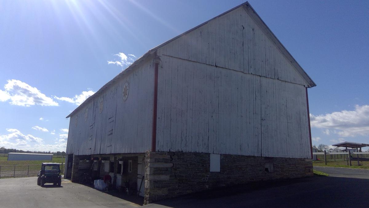 35'X80' 5 Bay Bank Barn W/Wood Barn Siding