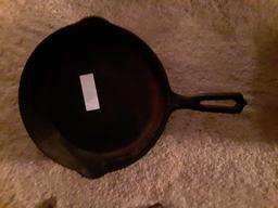 Wapak...#8 Skillet W/Indian Head, Holloware Double Pour,...