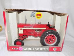 F- 560 diesel,1/16 scale, in box