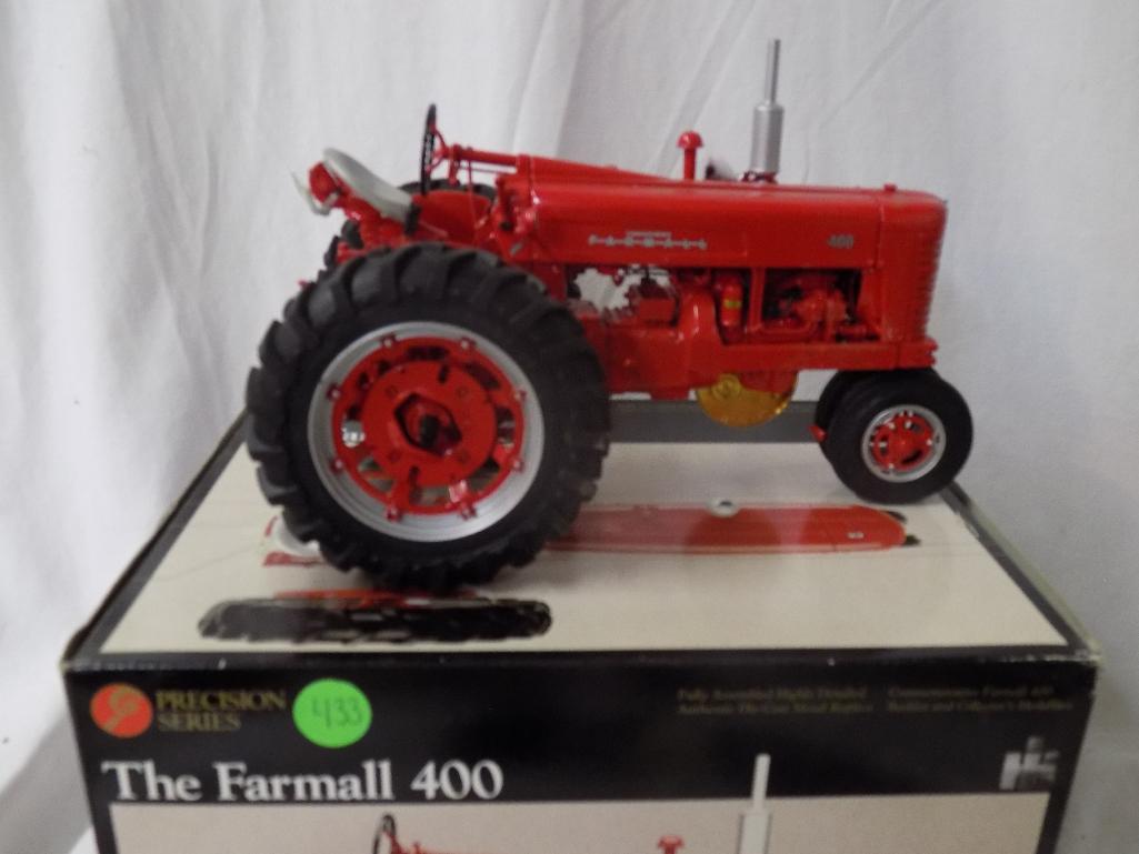 Farmall 400, Precision Series, 1/16 scale, with box