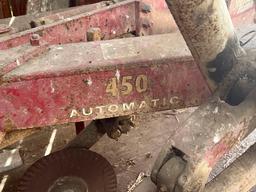 International 450 Automatic, 3 Bottom Plow