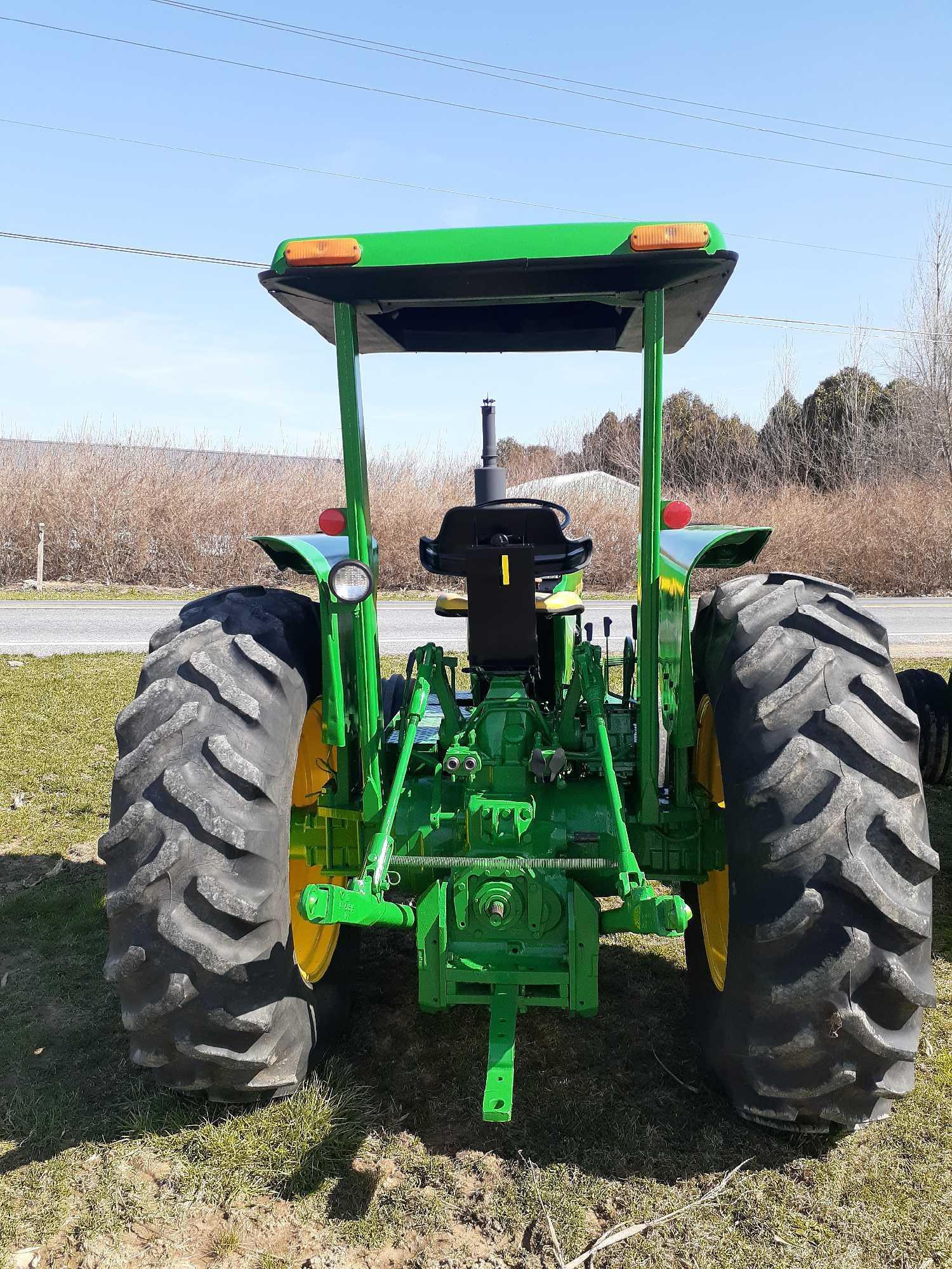 John Deere 2940 Tractor