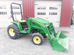 2013 John Deere 3520 with 300cx loader only 220 hours