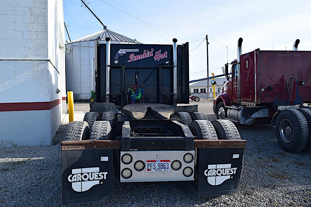 International 9400 Tandem Truck Sleeper