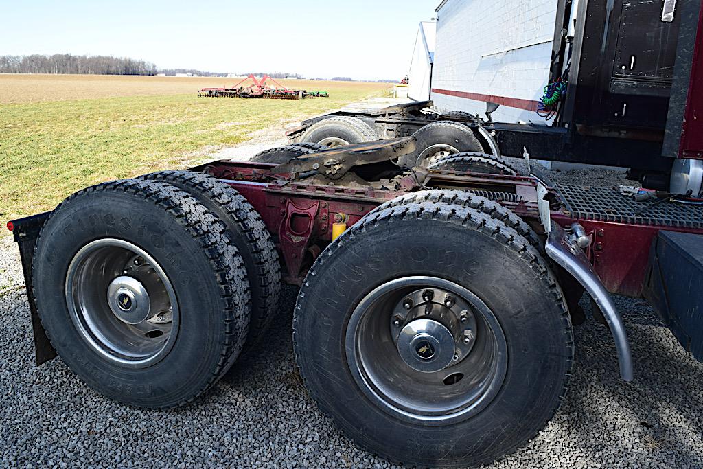 International 9400 Tandem Truck Sleeper