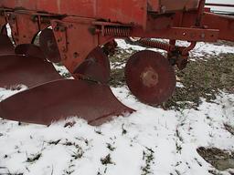 White 549 5x 16-18" Plow In Furrow