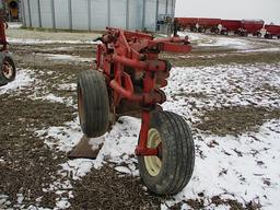 White 549 5x 16-18" Plow In Furrow