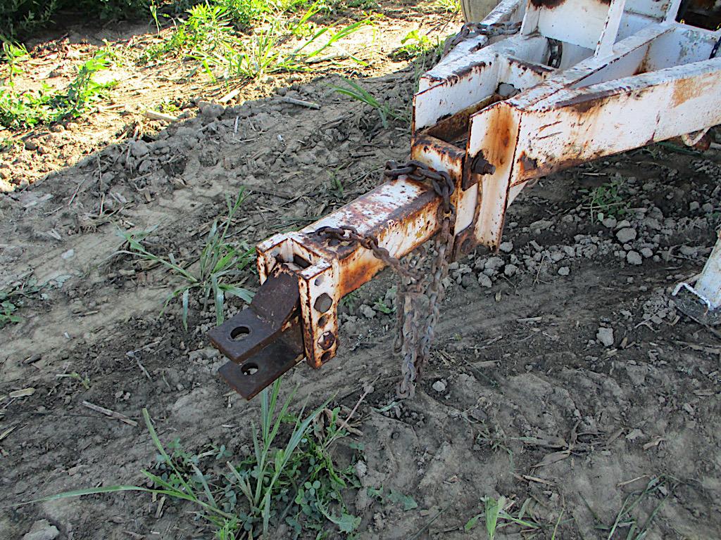 FERTILIZER SPREADER, TANDEM AXLE (NEEDS REPAIR)