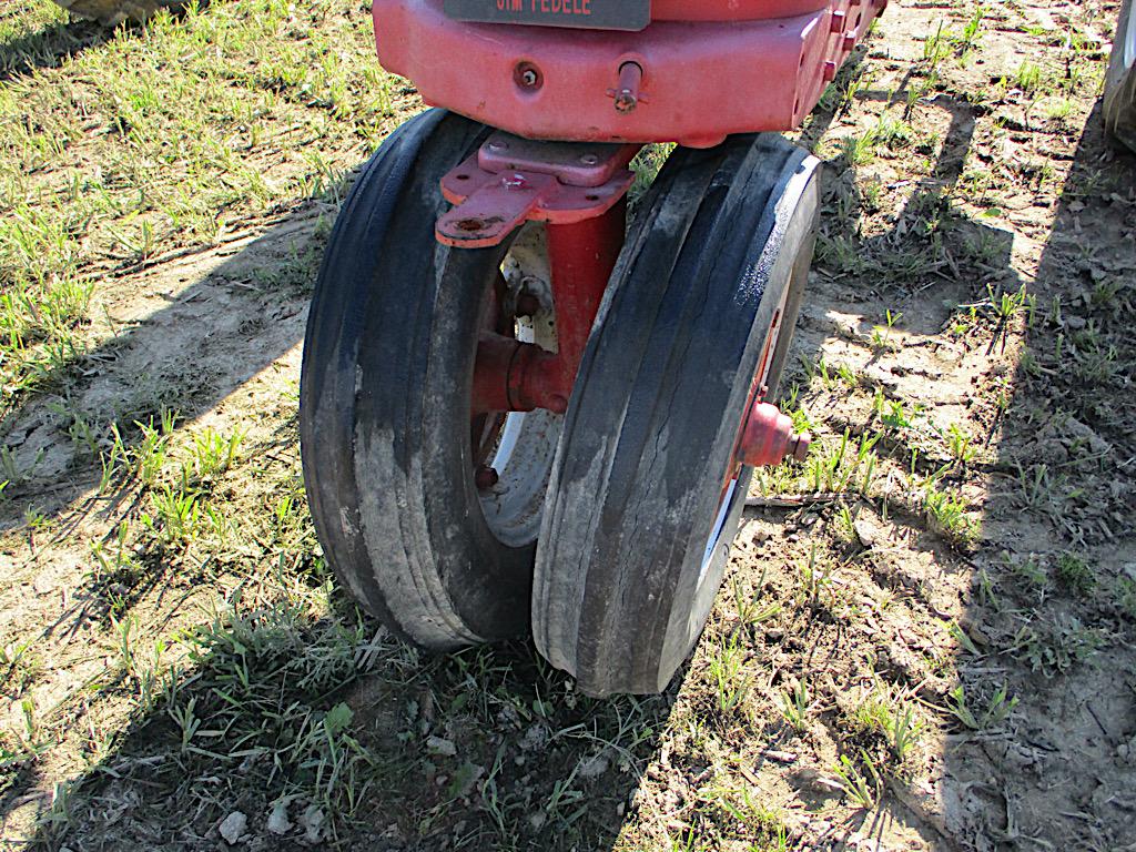 FARMALL H TRACTOR