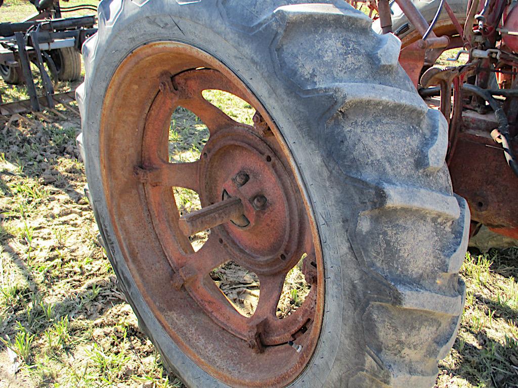 FARMALL H TRACTOR