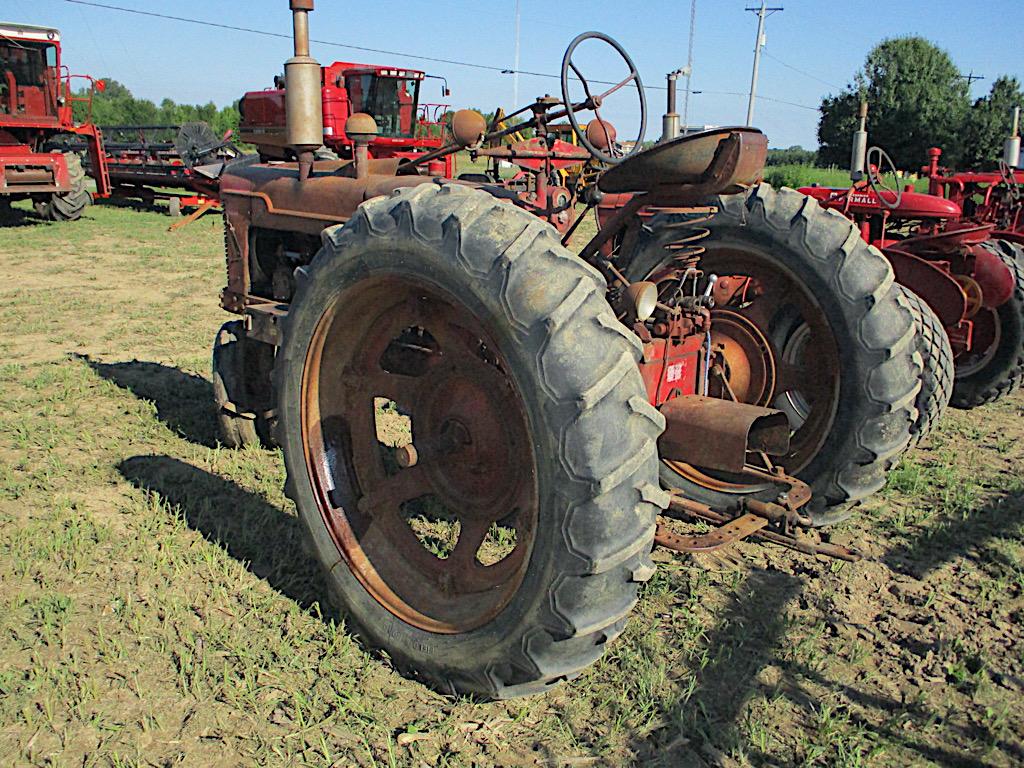 FARMALL H TRACTOR