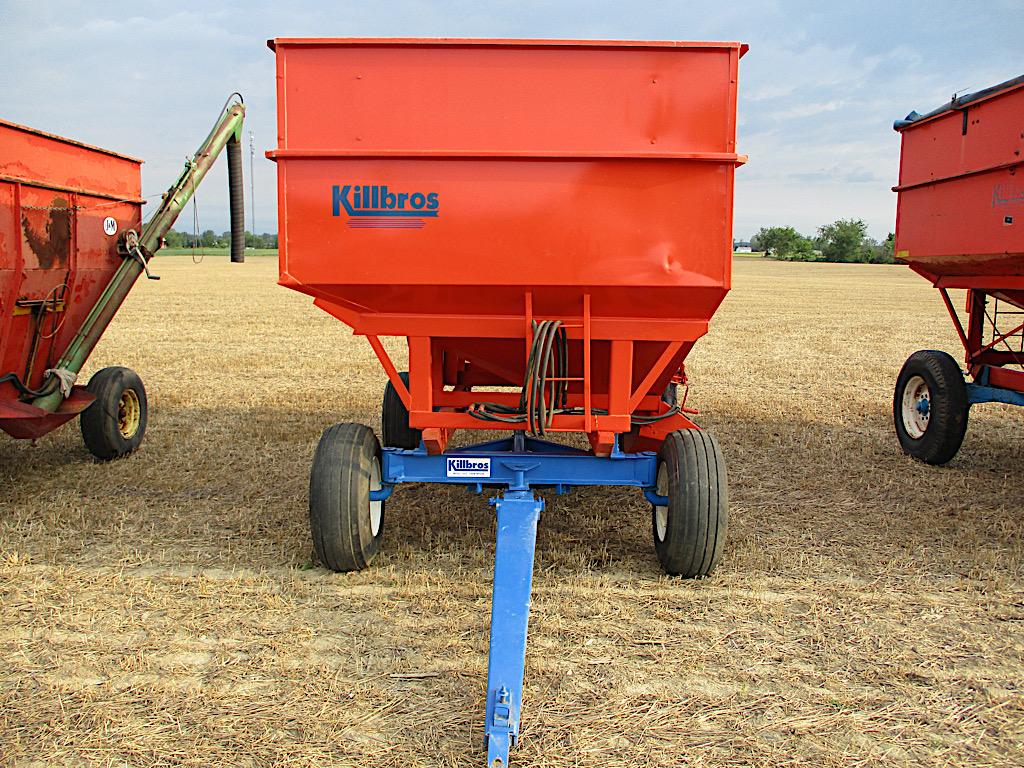 KB 350 Gravity Wagon w/ Auger