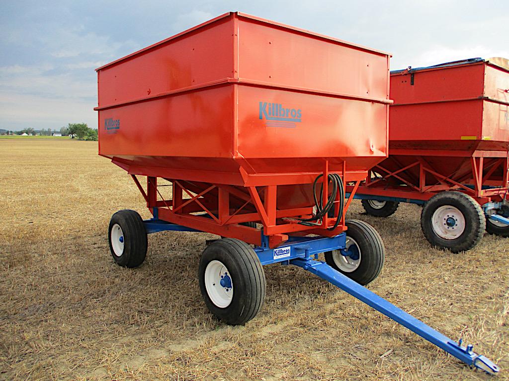 KB 350 Gravity Wagon w/ Auger