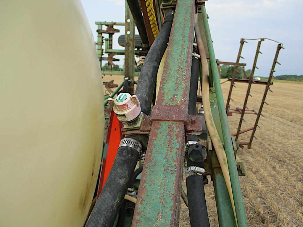 JD 550 500 Gallon Sprayer