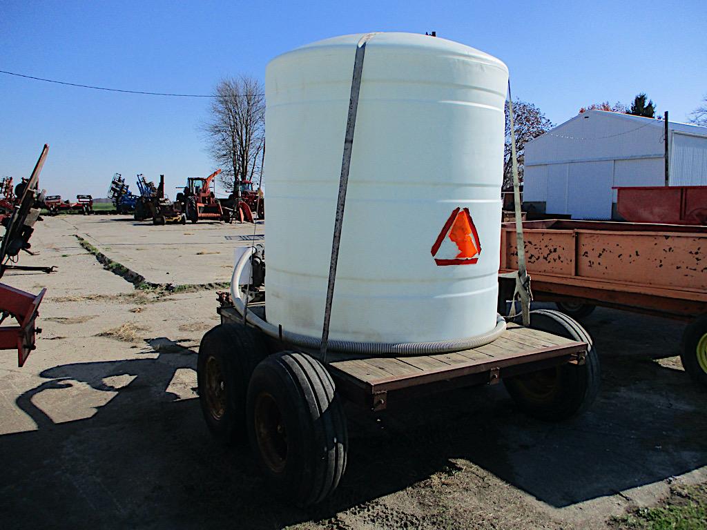 1000 GALLON NURSE TANK