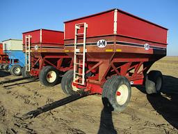 JM 385 GRAVITY WAGON W/ MIXER TIRES