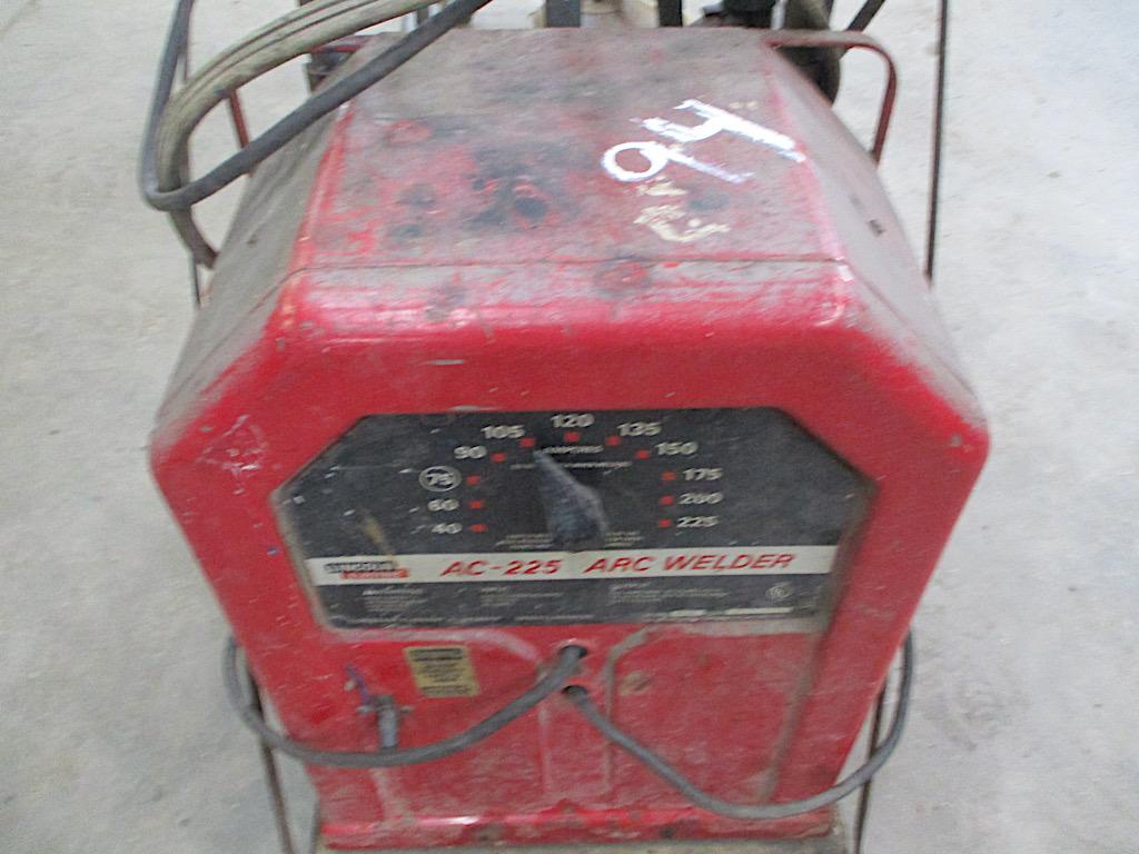 LINCOLN 225 WELDER