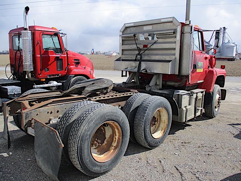 FORD L9000 SEMI