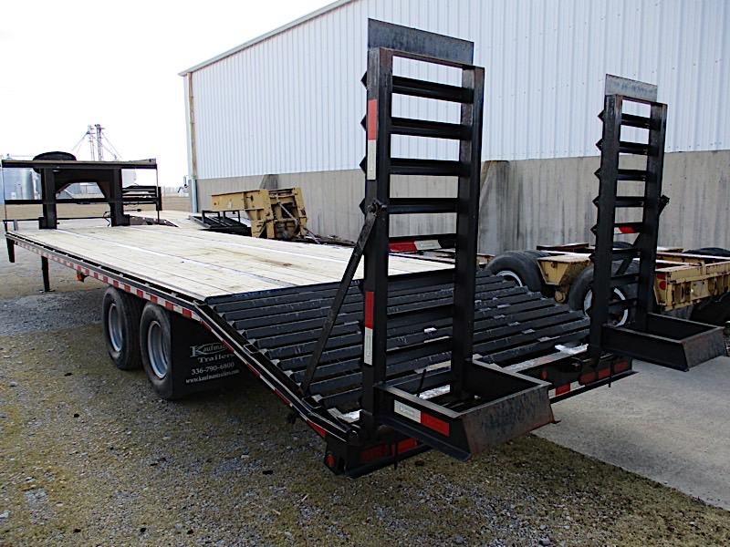 KAUFMAN GOOSENECK TRAILER