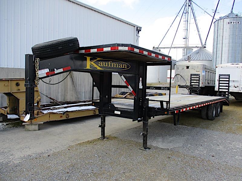 KAUFMAN GOOSENECK TRAILER