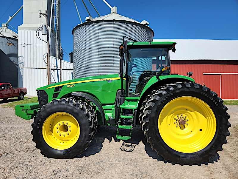 JOHN DEERE 8530 TRACTOR