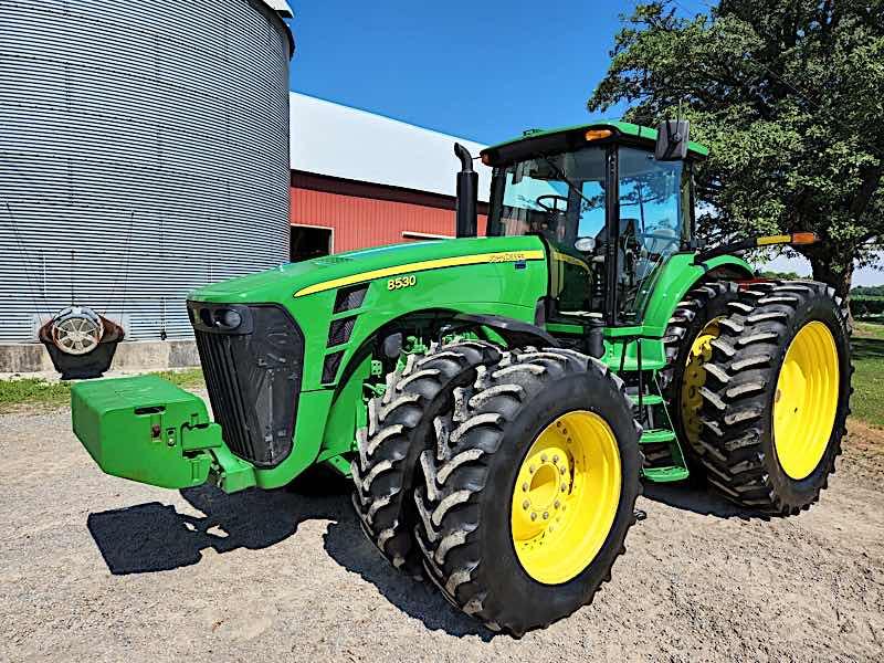 JOHN DEERE 8530 TRACTOR