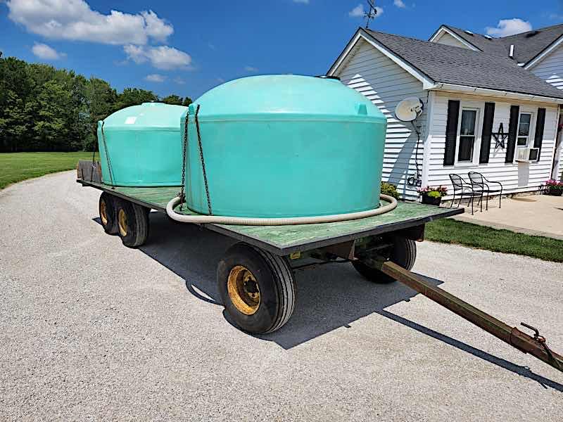 FLATBED WAGON W/TANKS