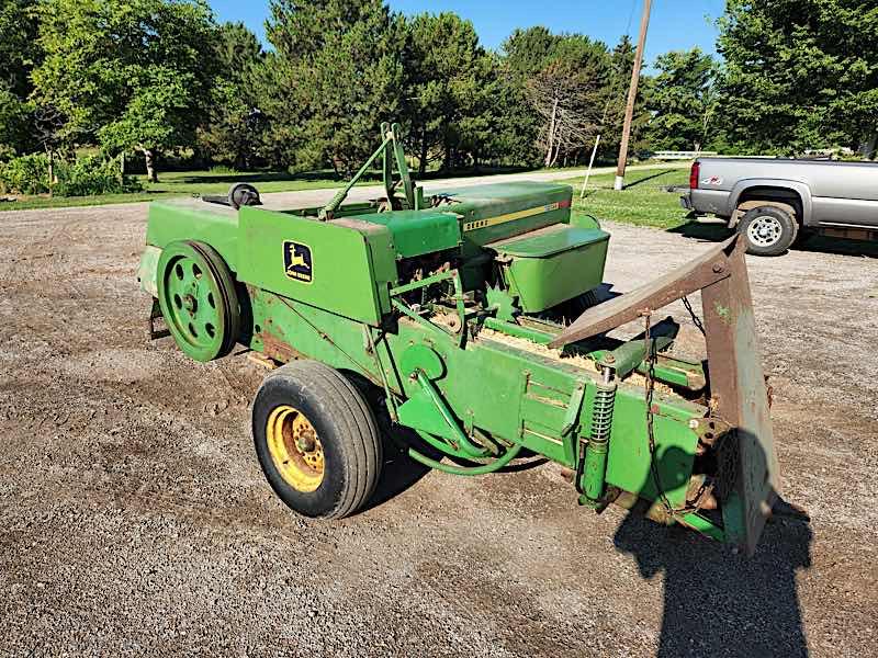 JOHN DEERE SQUARE BALER