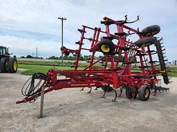 SUNFLOWER FIELD CULTIVATOR