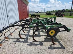 JOHN DEERE 3PT CHISEL PLOW