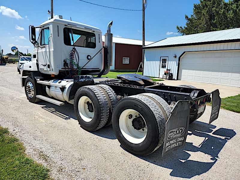 MACK SEMI TRACTOR