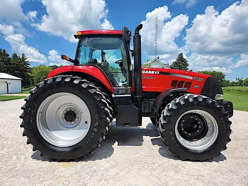 CASE IH 305 TRACTOR