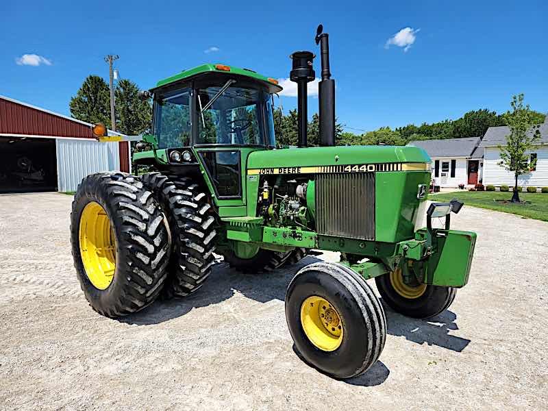 JOHN DEERE 4440 TRACTOR